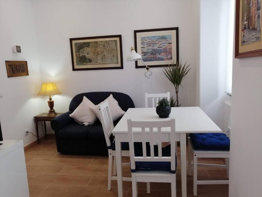 Casa Da Praia Da Poca - Apartamento Tulipa إستوريل المظهر الخارجي الصورة