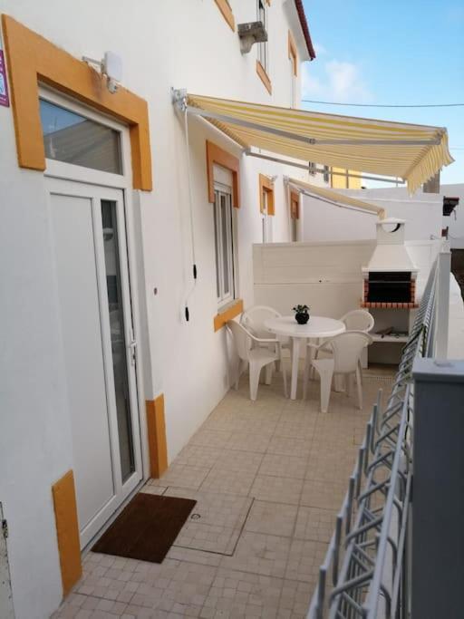 Casa Da Praia Da Poca - Apartamento Tulipa إستوريل المظهر الخارجي الصورة